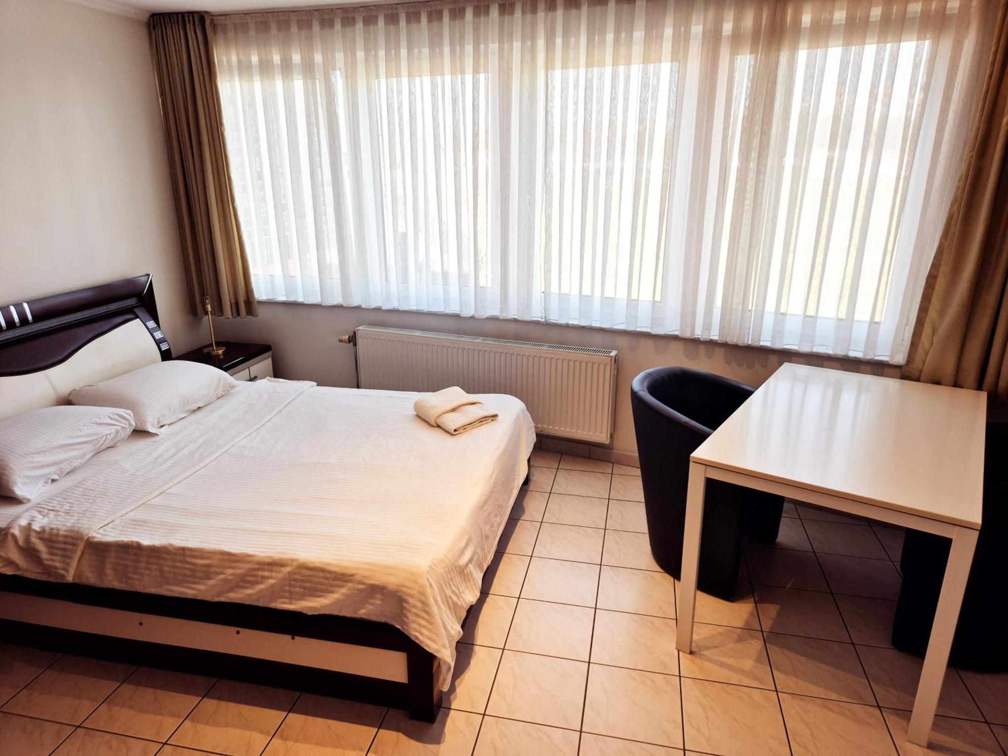 Flatpolis Brussels Airport Budget Diegem Exteriör bild